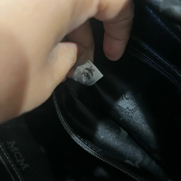 MCM Phenomenon Jumbo shoulder Bag - Picture 11 of 16